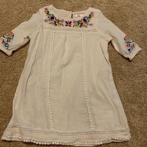 Beautiful embroidery cream dress. 3t